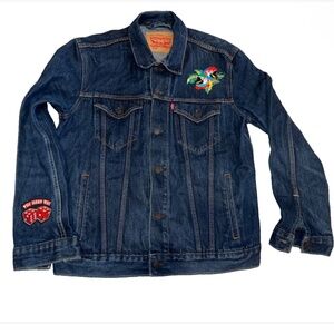 Levi’s men’s denim trucker jacket custom patch